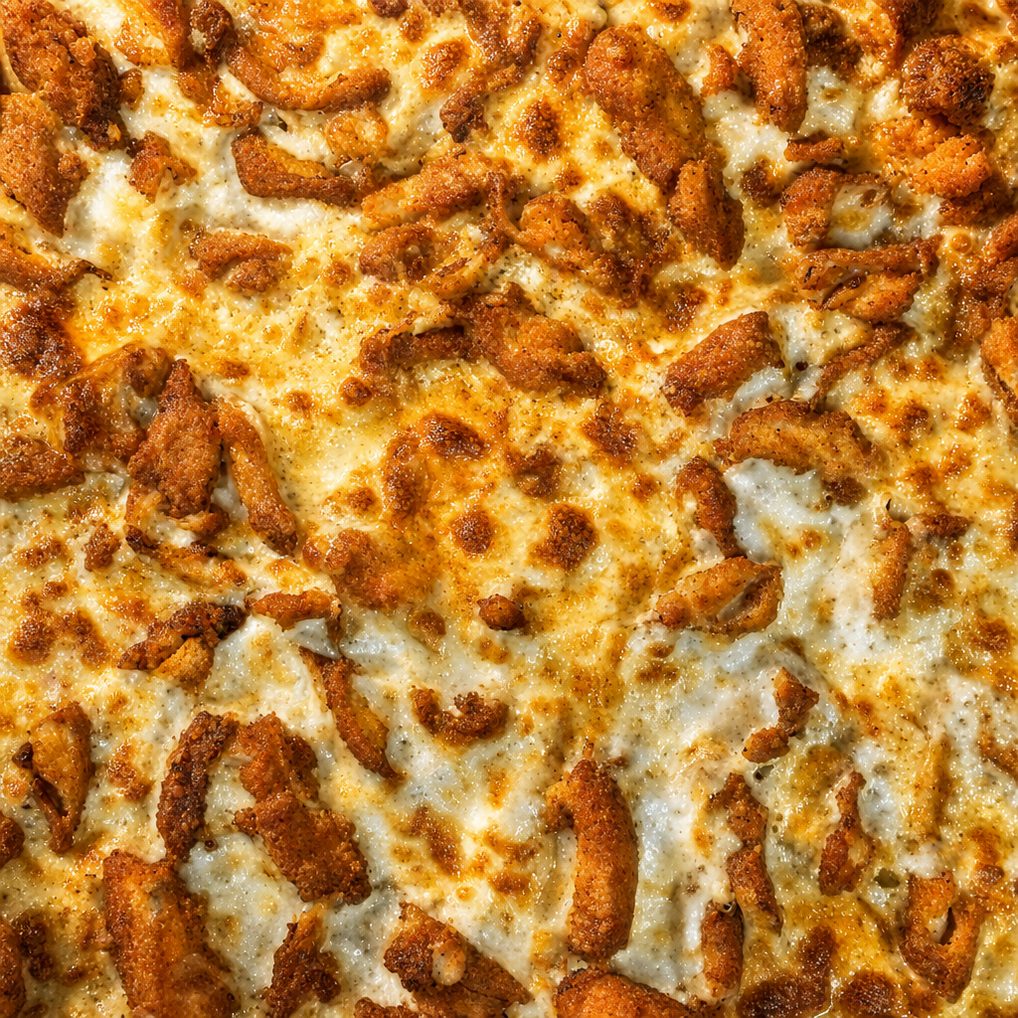 Famous Hot Wing Pizza.