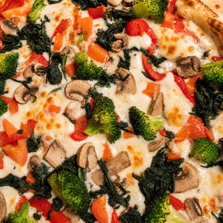 The Great White Veggie Pizza
